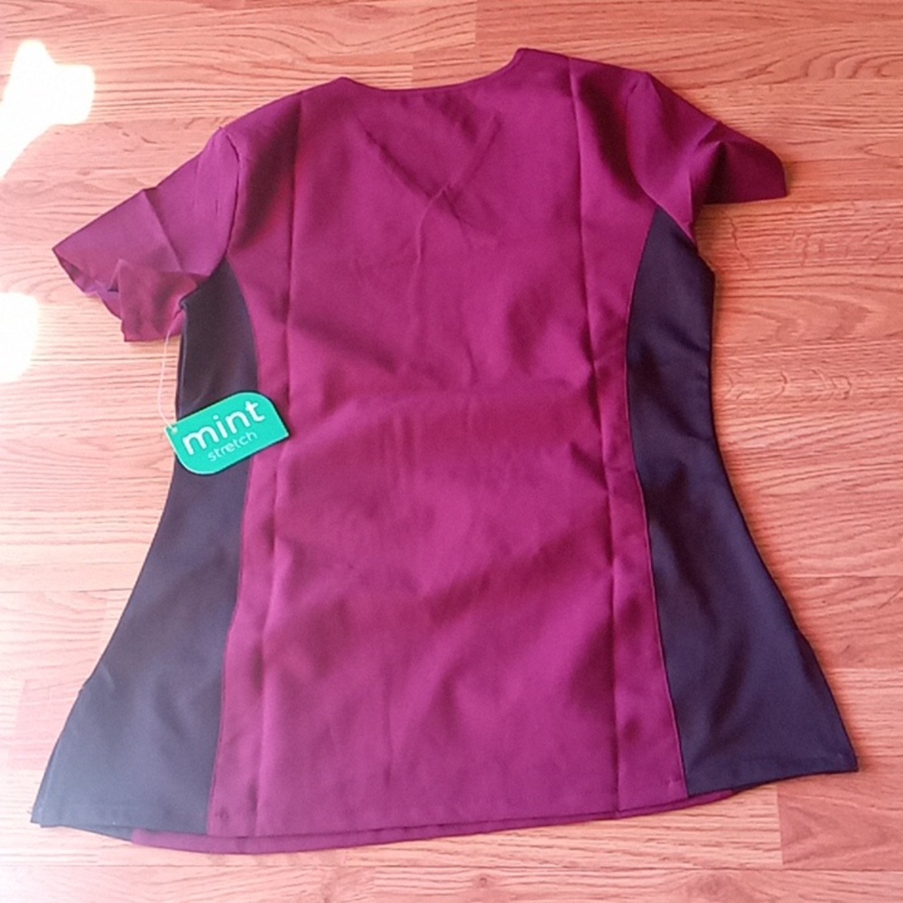 NWT Mint brand ladies scrubs top, sz XS, S - Picture 7 of 8